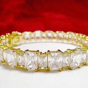 SETA GOLD TONE CZ CRYSTAL STONE BANGLE BRACELET